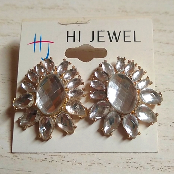 😻 3 For $15 Dressy Clear Bling Multi Stone Studs - Picture 2 of 3